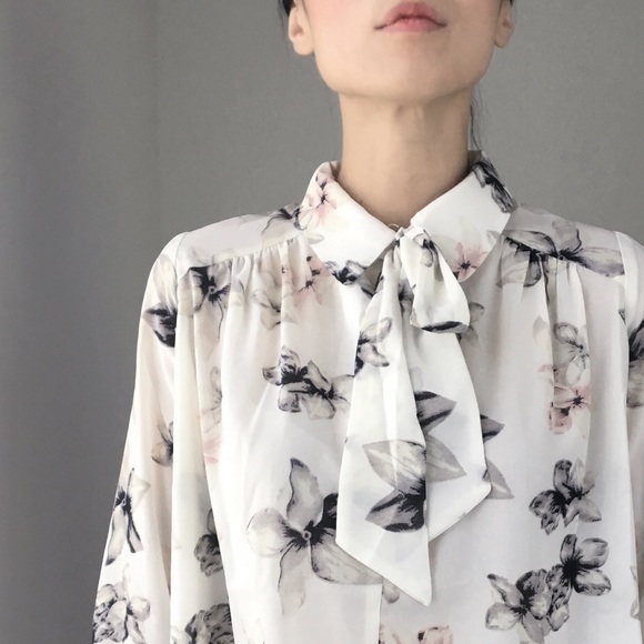 Blair floral ribbon collar blouse top - Picture 2 of 8